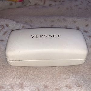 Versace sunglasses for woman! Color black.